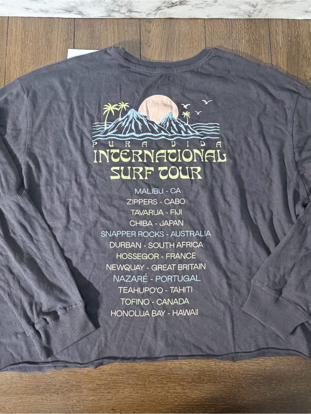 Pura Vida International Surf Tour Long Sleeve Boxy Tee size XL - Charcoal